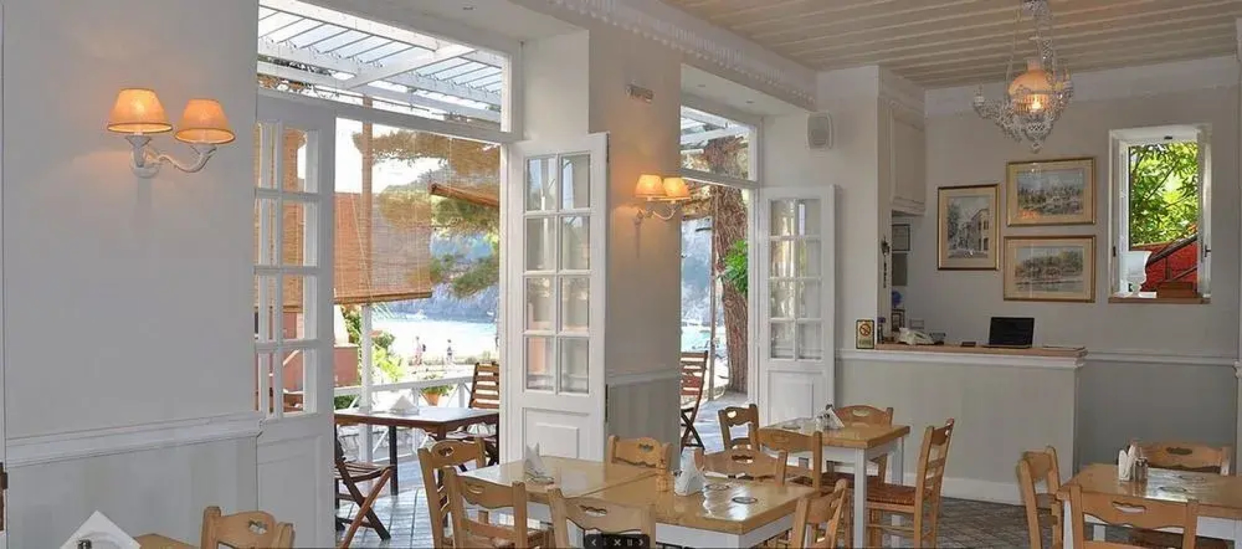 Zefiros Traditional Hotel