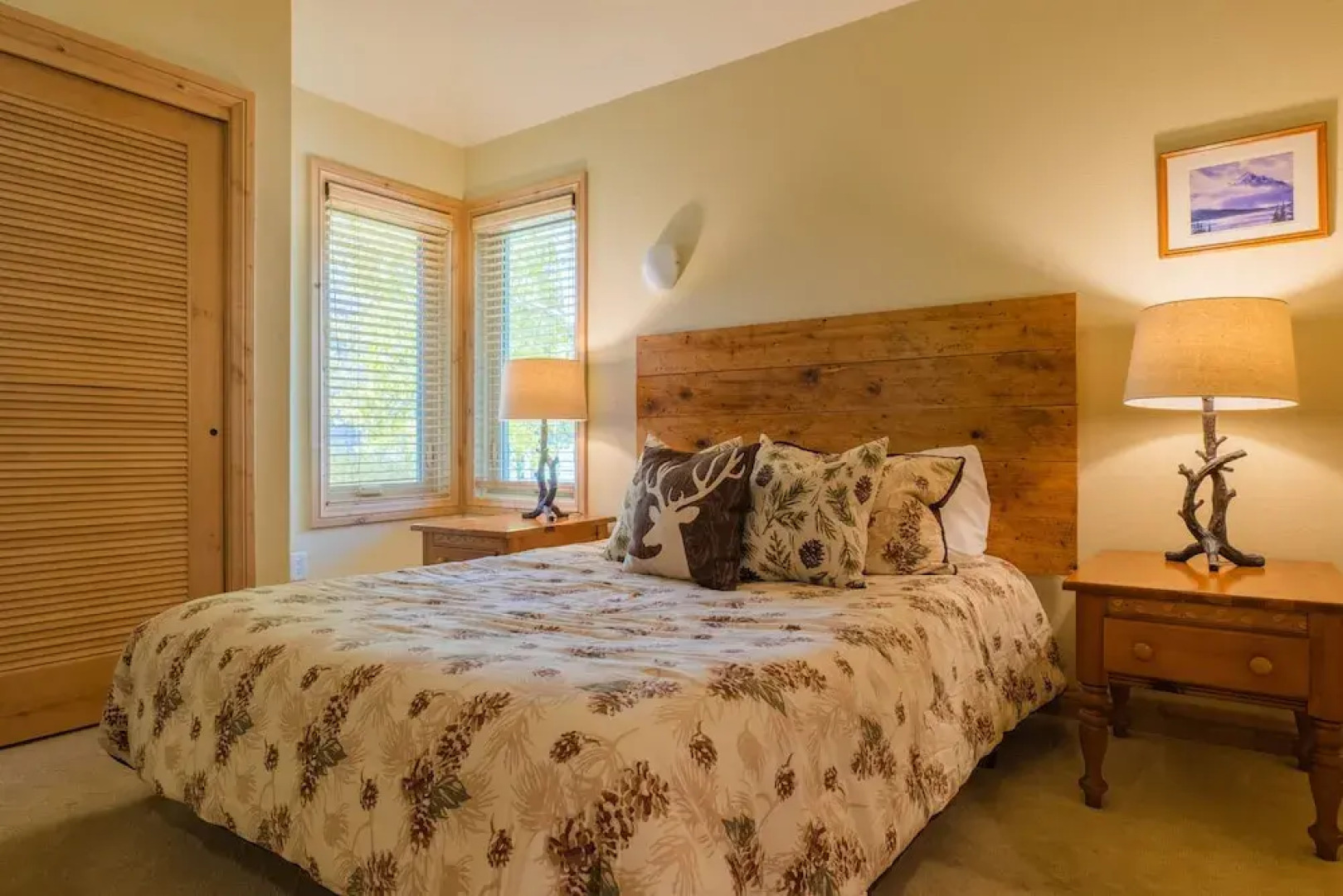 Private Home With A Beautiful Mountain Vista - Woods24 by RedAwning