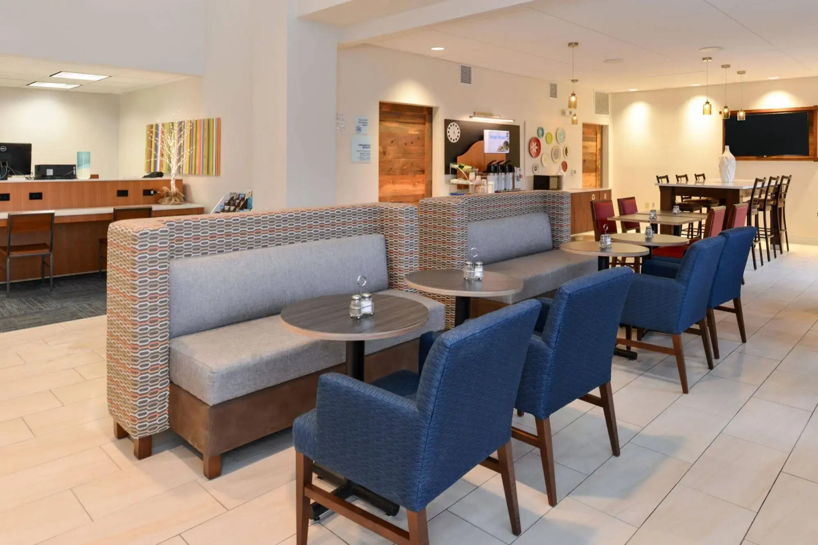 Holiday Inn Express & Suites Raleigh NE - Medical Ctr Area by IHG