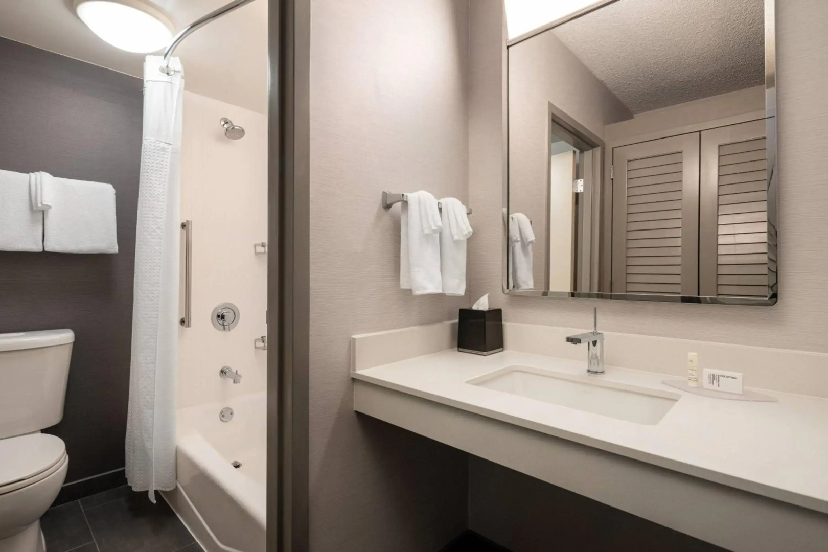 Courtyard by Marriott Seattle Southcenter