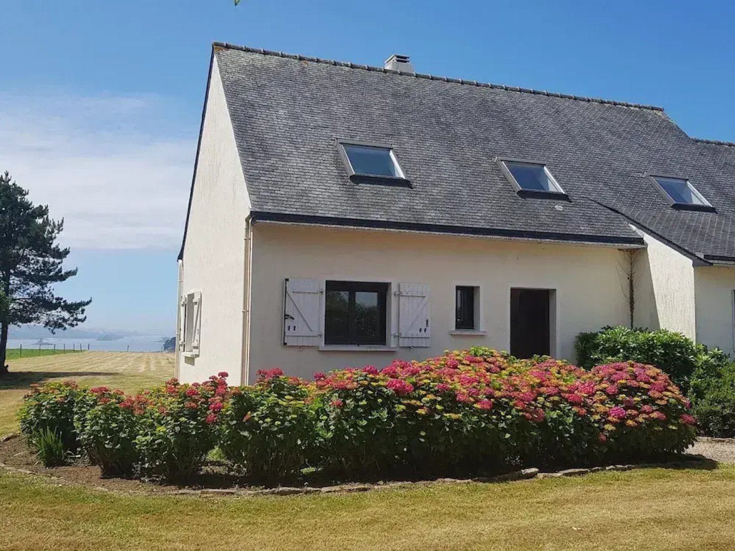 Villa in Plougasnou With Stunning Sea Views