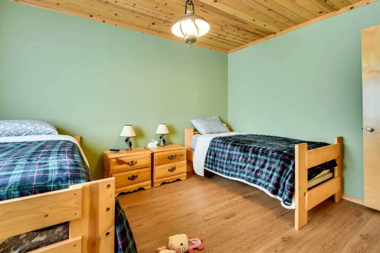 Rustic Pine Mtn Club Cabin w/ Beautiful View!