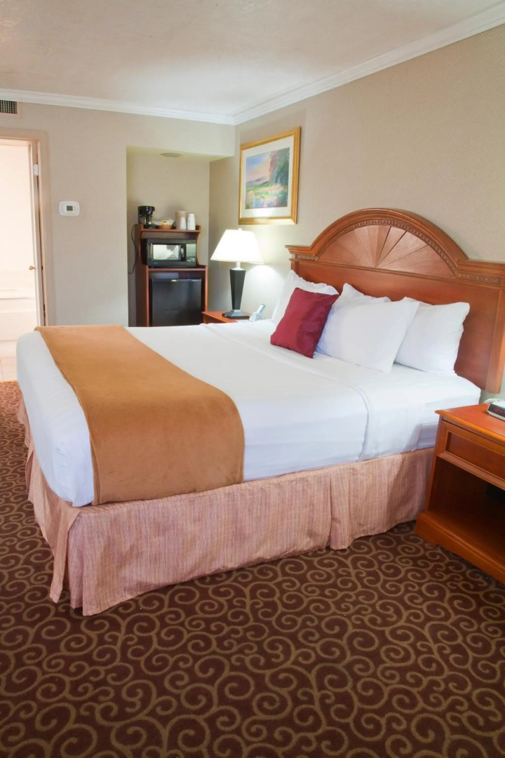 Red Arrow Inn & Suites, a Travelodge by Wyndham