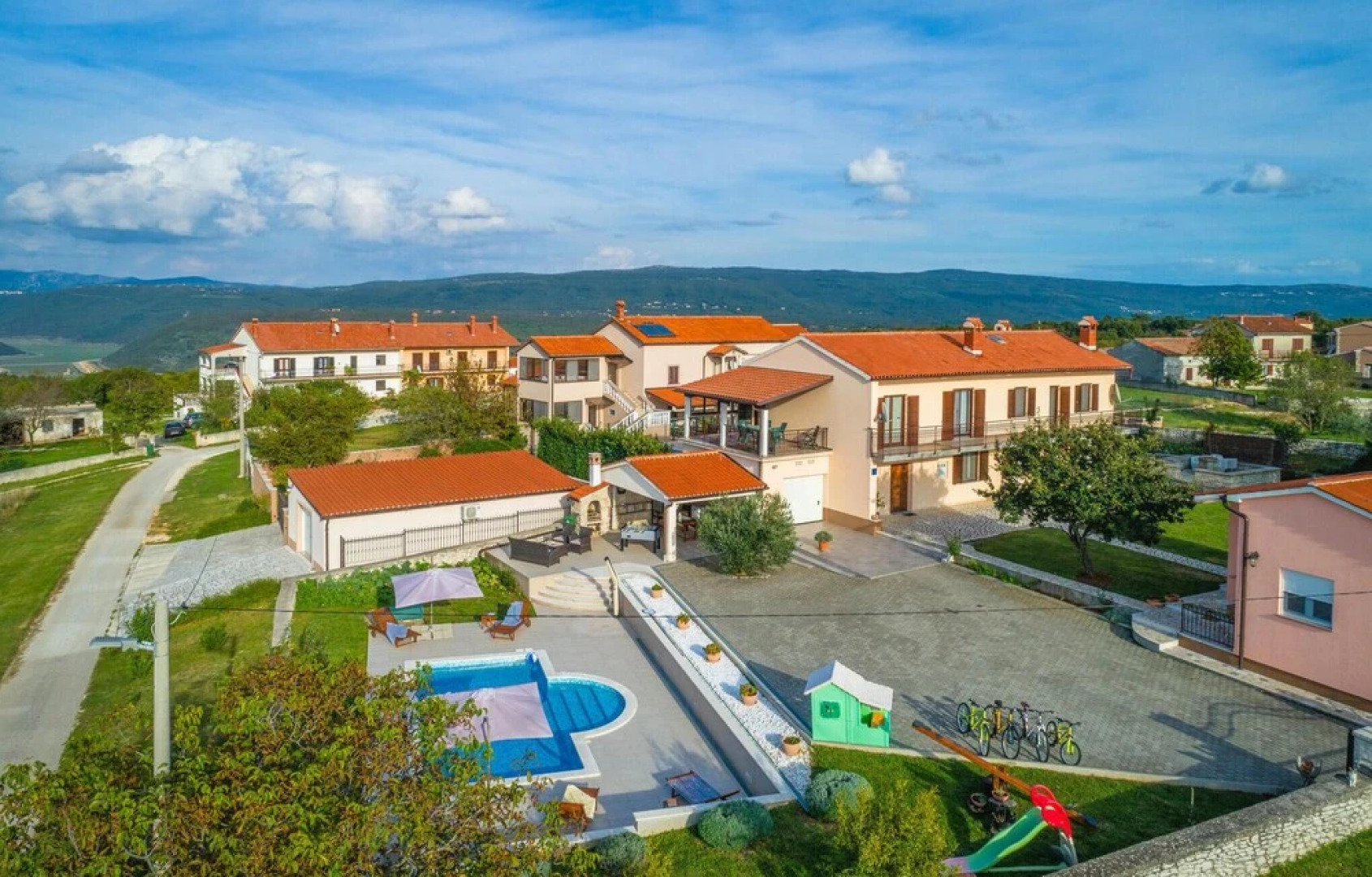 Amazing home in Hrboki with WiFi and 4 Bedrooms