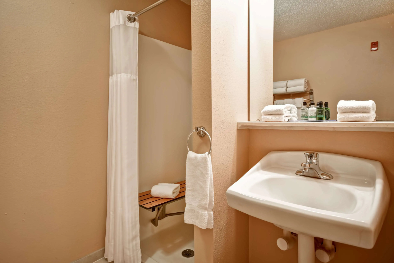 GrandStay Hotel & Suites