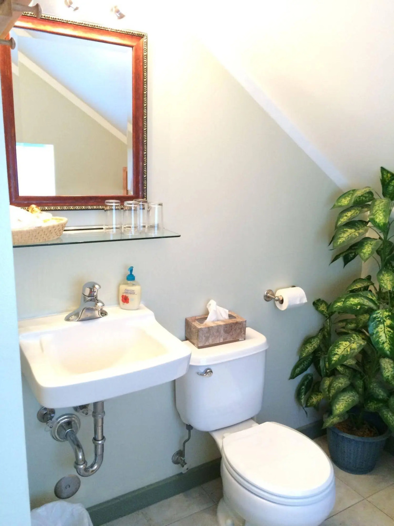 Crowsnest Vineyards Guesthouse