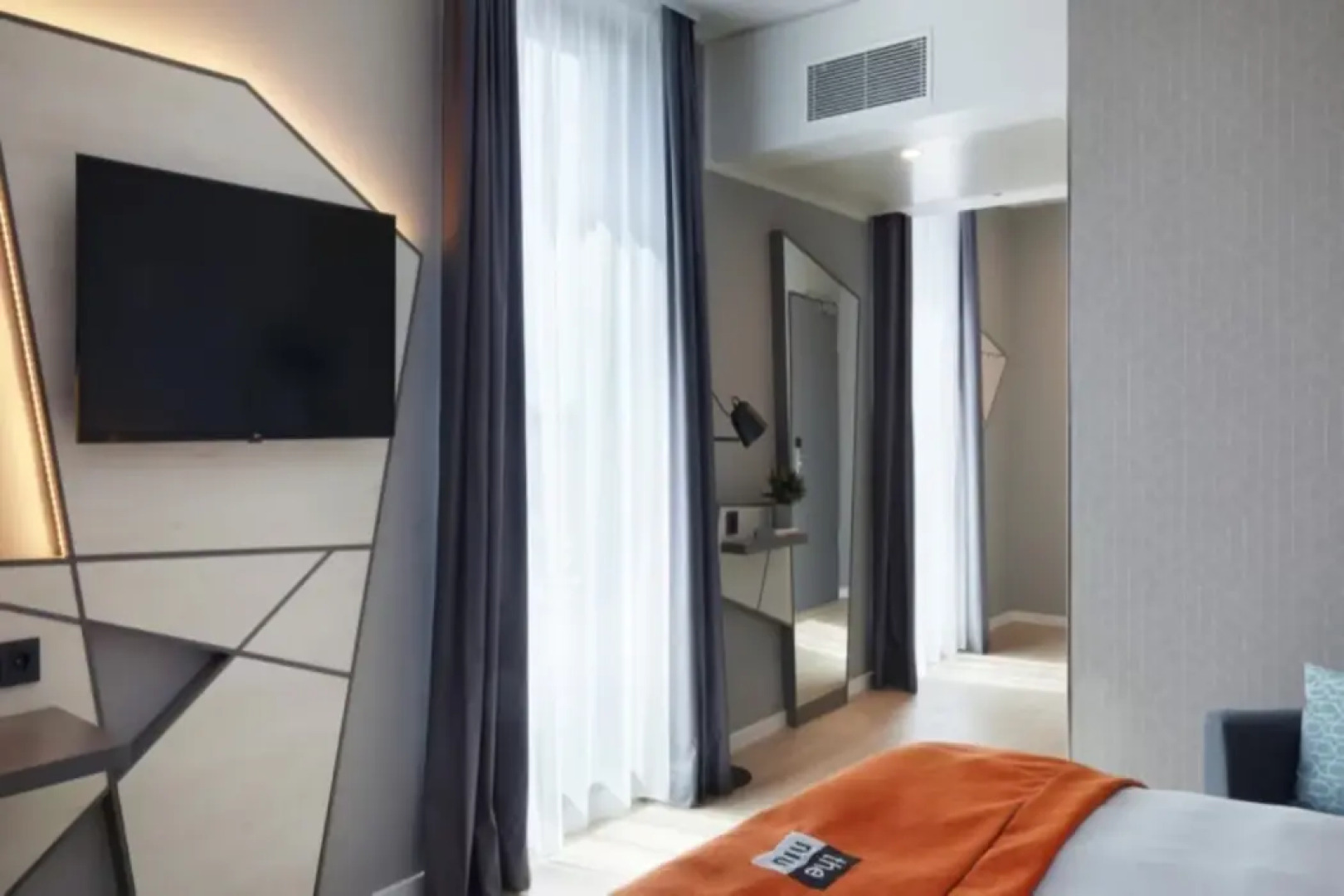 Holiday Inn - the niu, Hub Dusseldorf Messe by IHG