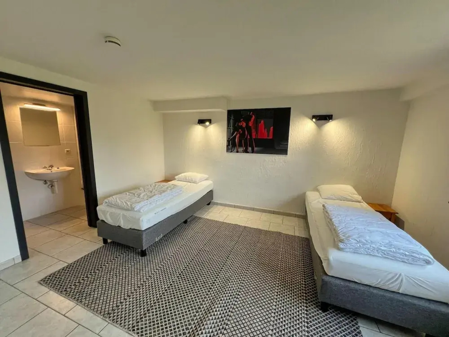 House in Noiseux With Bubble Bath & Garden