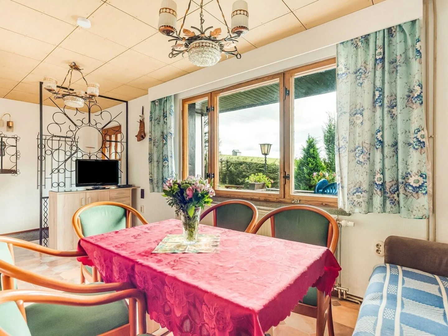 Beautiful Detached Holiday Home With Sauna Adjacent to the Rennsteig in Thuringia