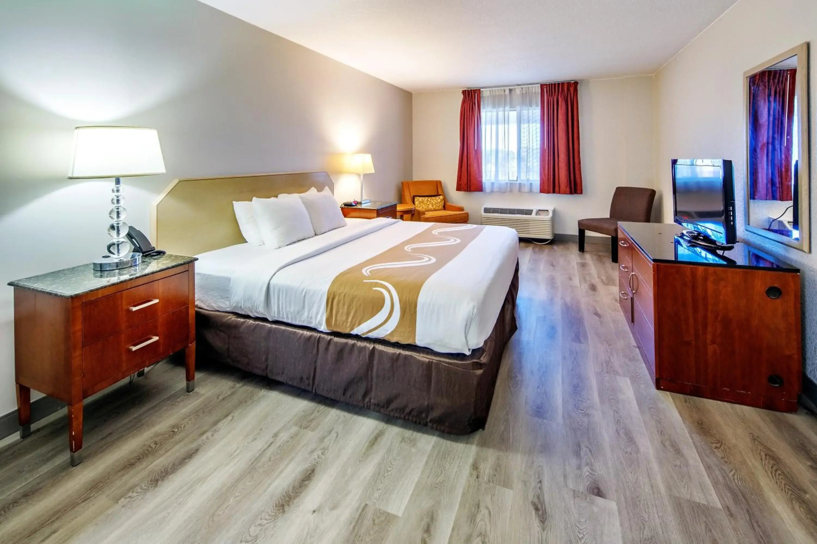 Quality Inn & Suites Lake Havasu City