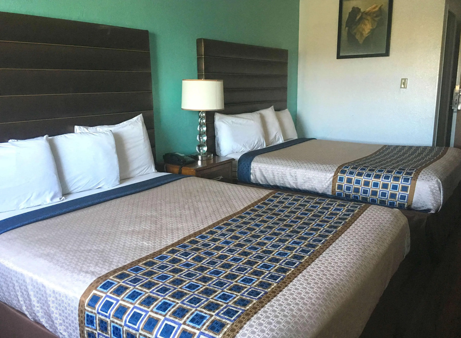 Studio 6 Suites Delano, CA