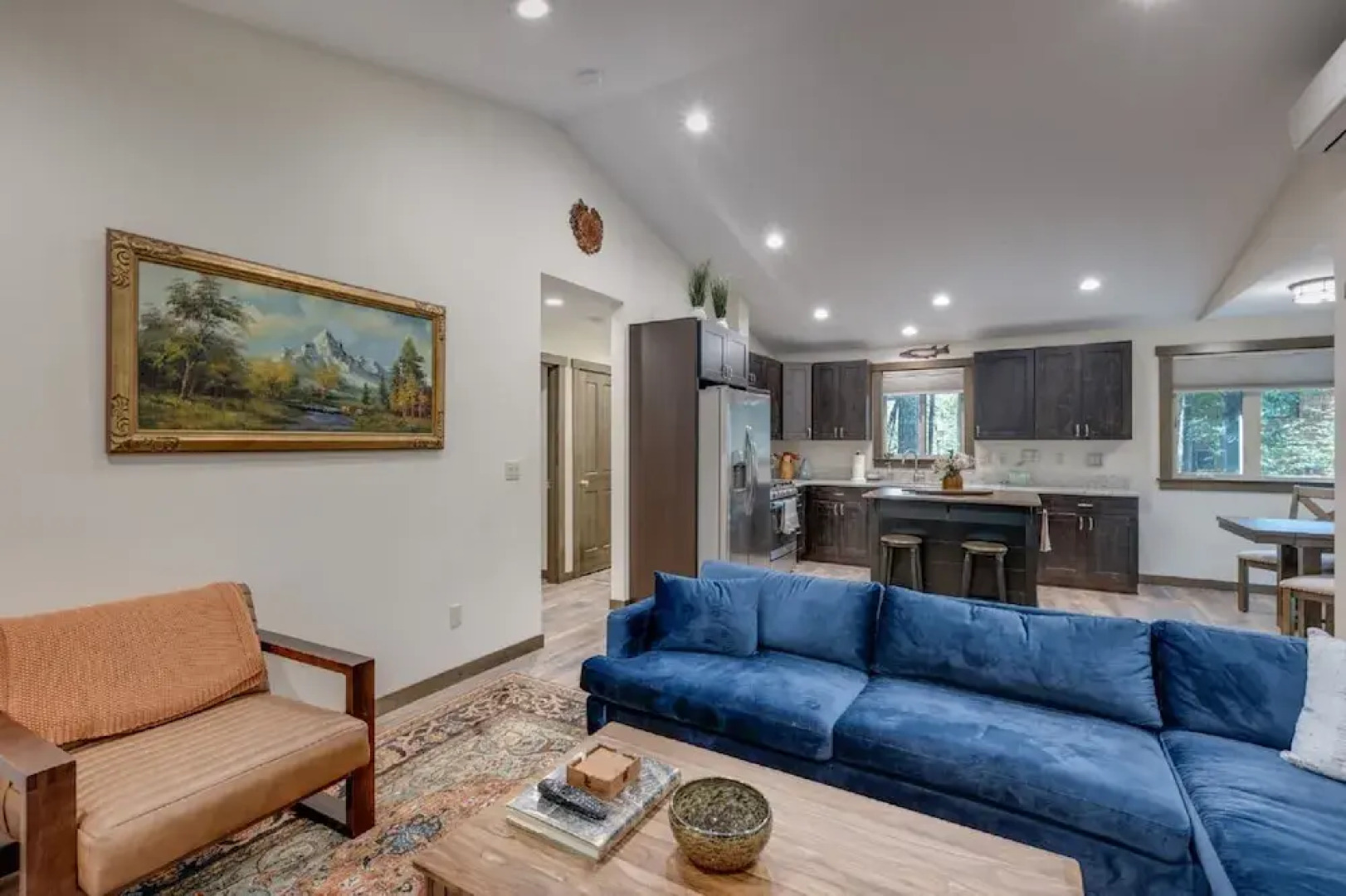 Mt Baker Lodging Cabin 50 - HOT TUB, AC, SLEEPS 4! by MBL