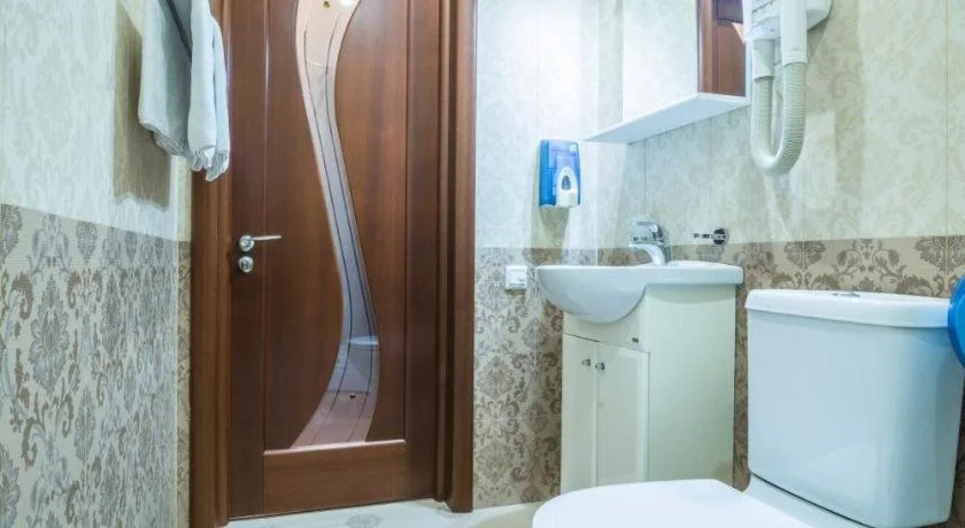 Алекс отель на Марата 22