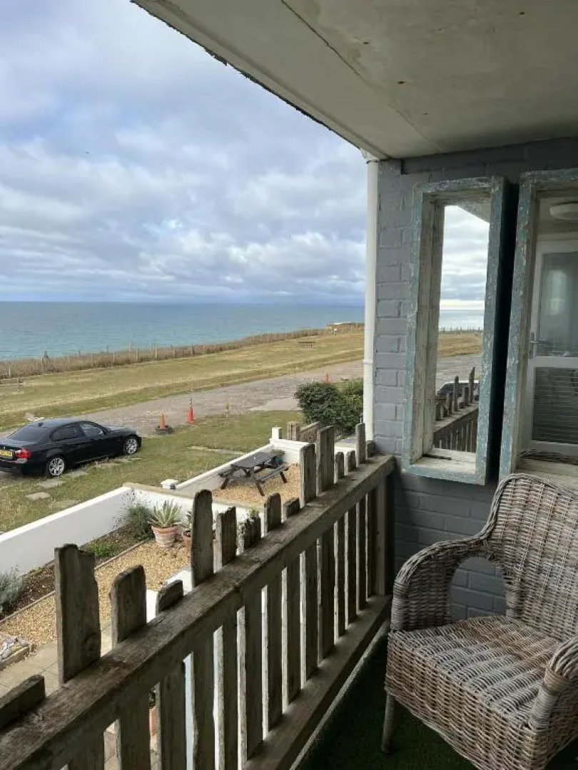 Sea Facing 2Bd Terraced Home - Peacehaven