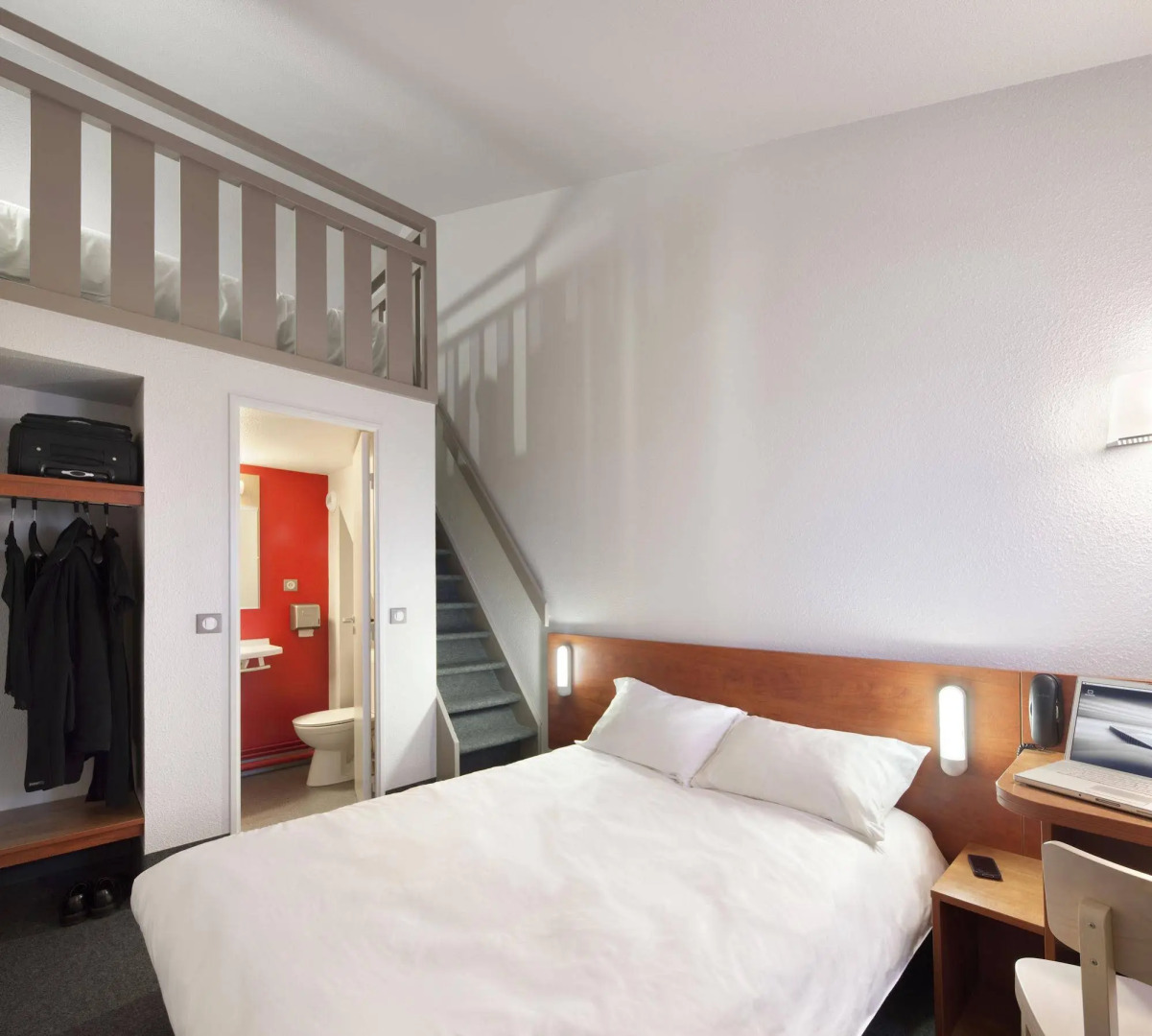 B&B HOTEL CHARTRES Le Forum (1)