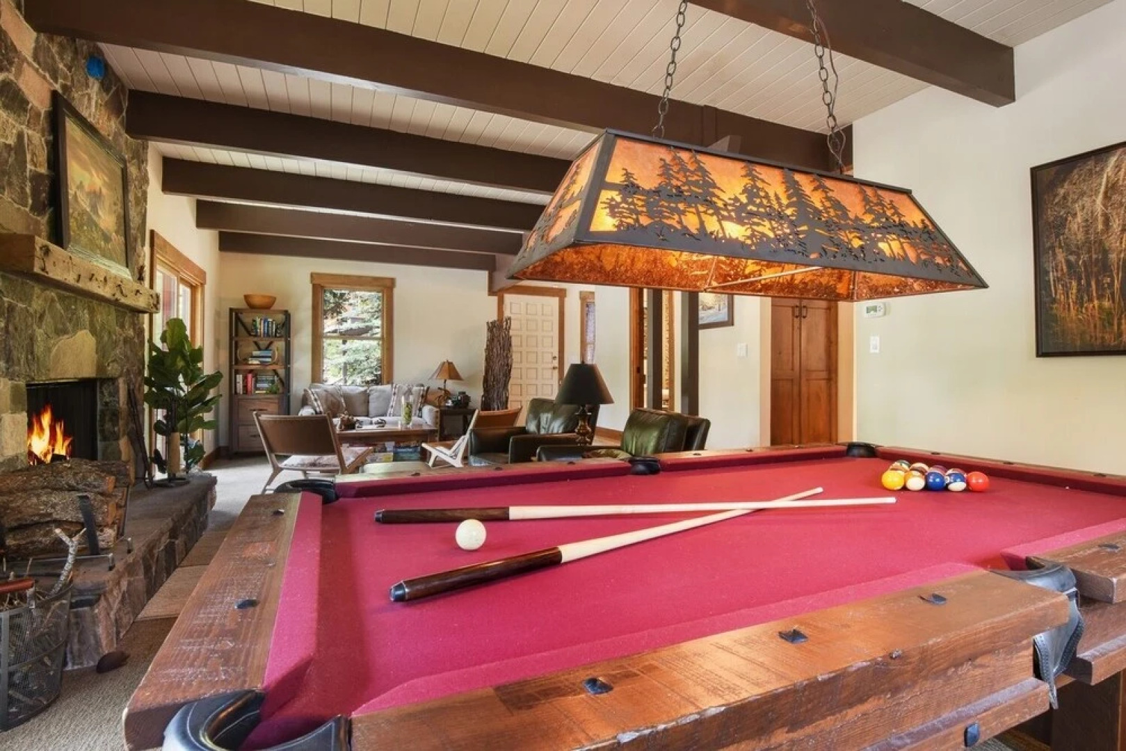 Canterbury Luxury Chalet - Hot Tub, Backs To Forest 3 Bedroom Home by Redawning