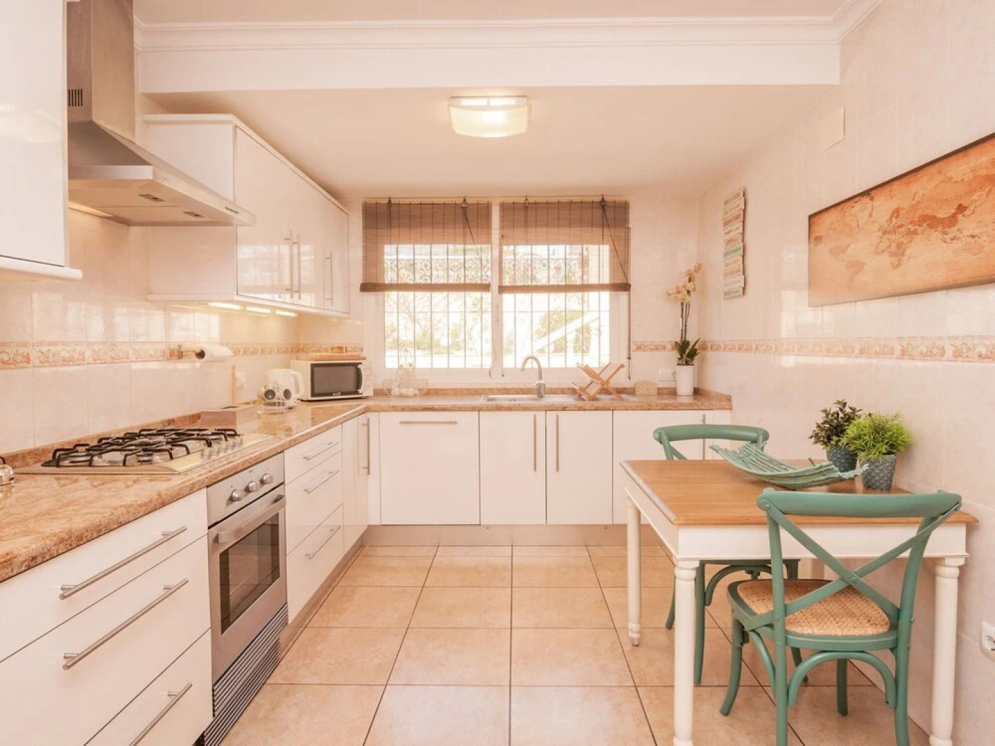 Villa With Very Spacious Terrace, Beautiful View of the Mountains & Private Pool