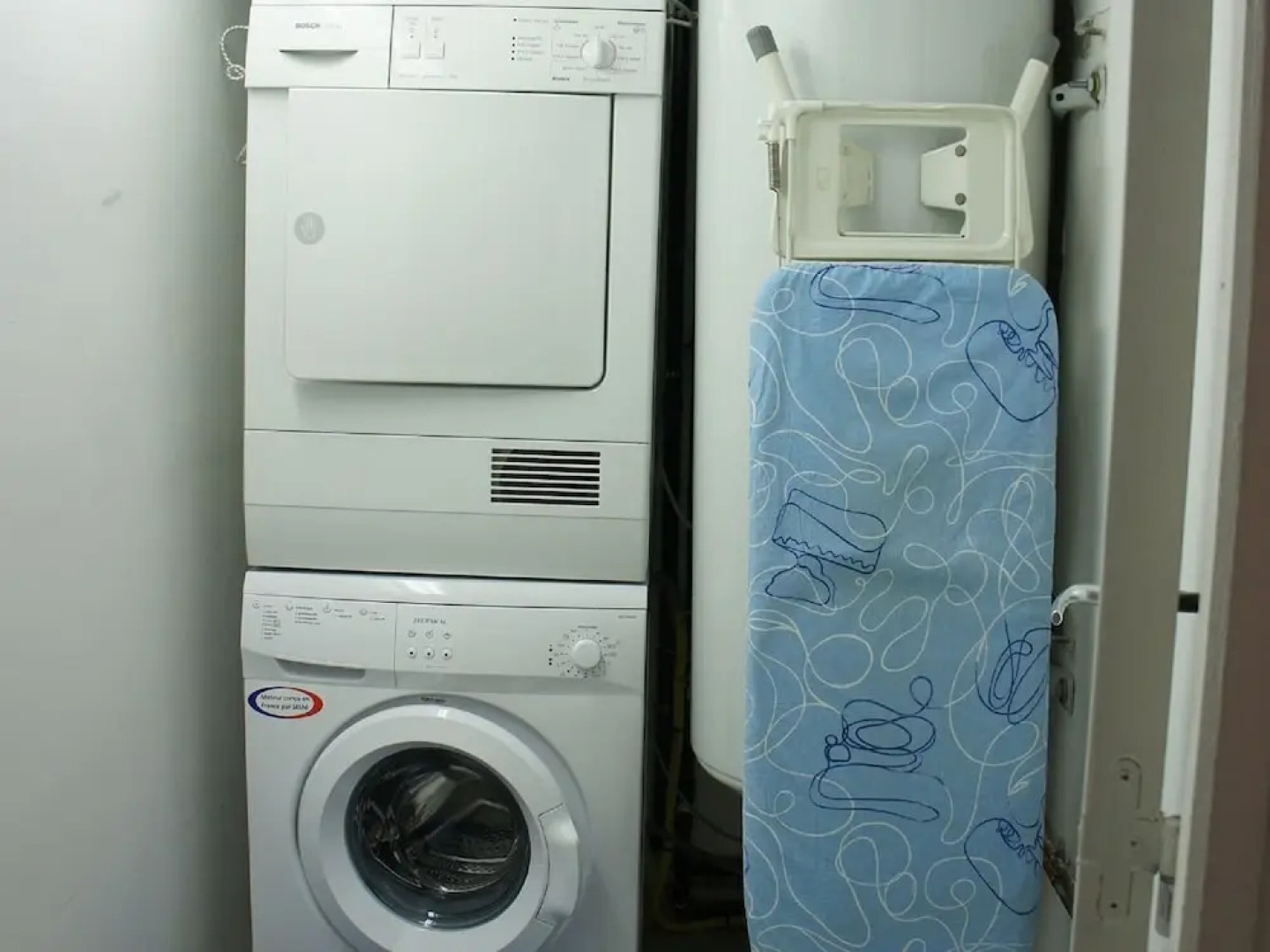 Charming Holiday Home in Régusse, Provence With Terrace