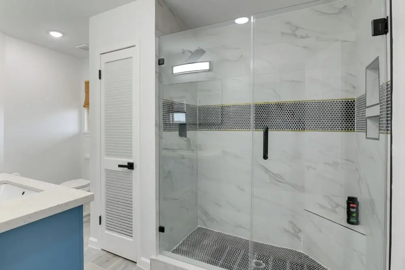 9 Mi to Crystal Beach: Pet-friendly Apt w/ Balcony