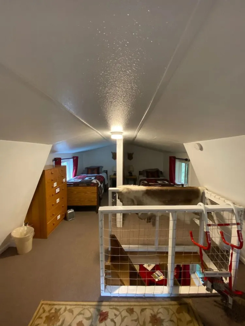 Nauti Otter Inn and Yurt Village