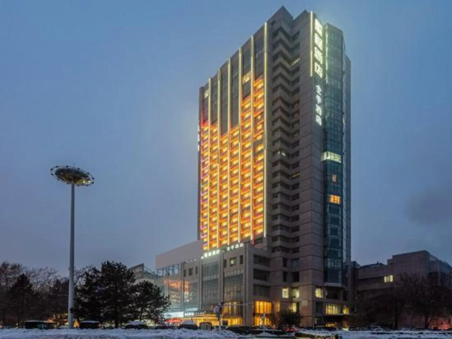 Starway Hotel (Changji Dongfang Plaza)