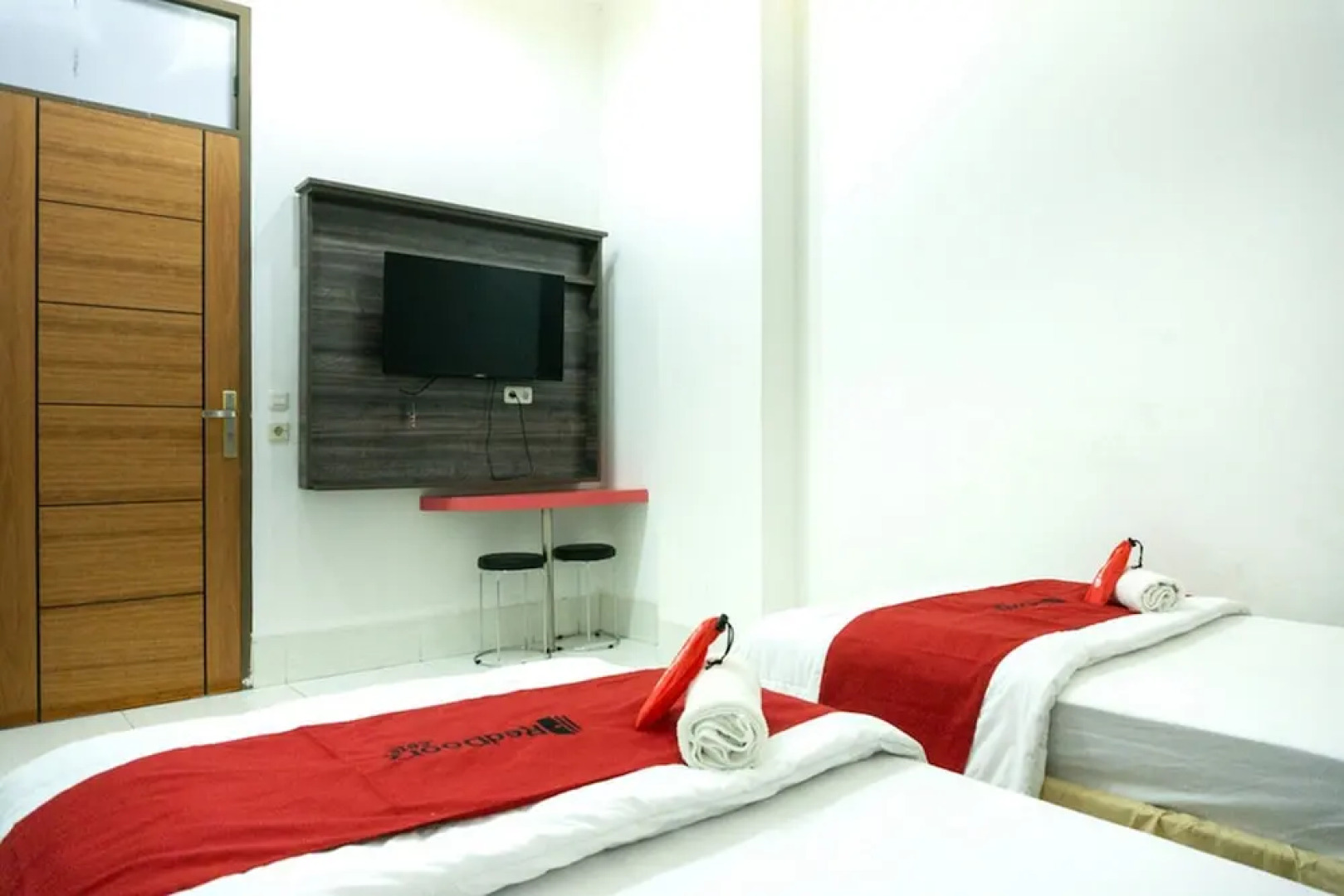 RedDoorz Plus @ Ende City Center