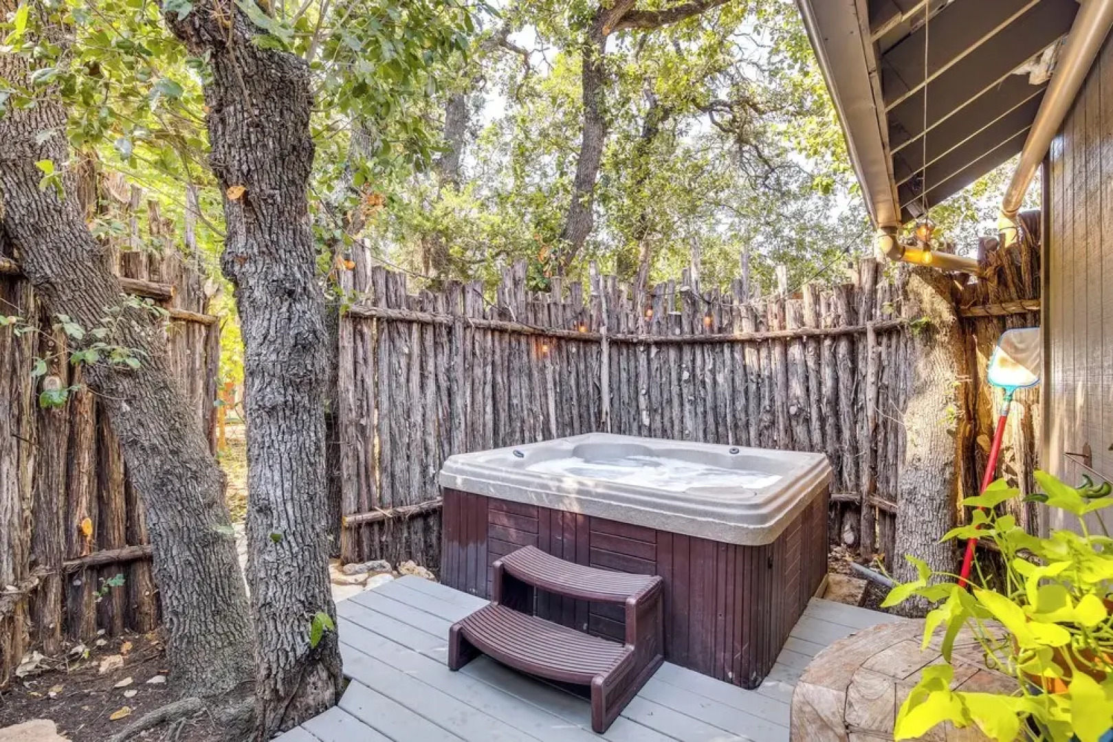 Pet-friendly Wimberley Cabin w/ Fire Pit & Hot Tub