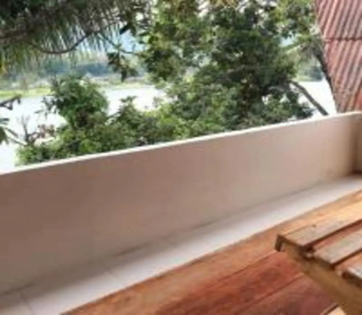 Laster Jony's Guest House