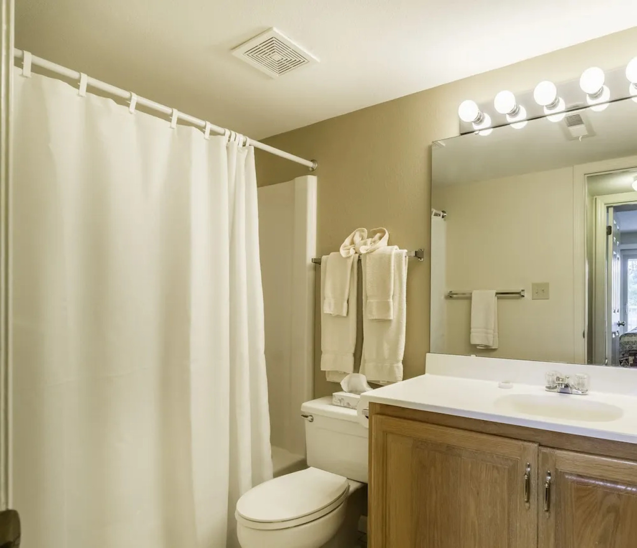 Lakewood Resort by EVRentals