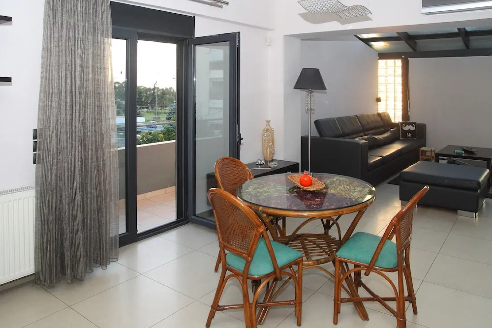 City & Sea Two Floor Flat with View Next to Metro