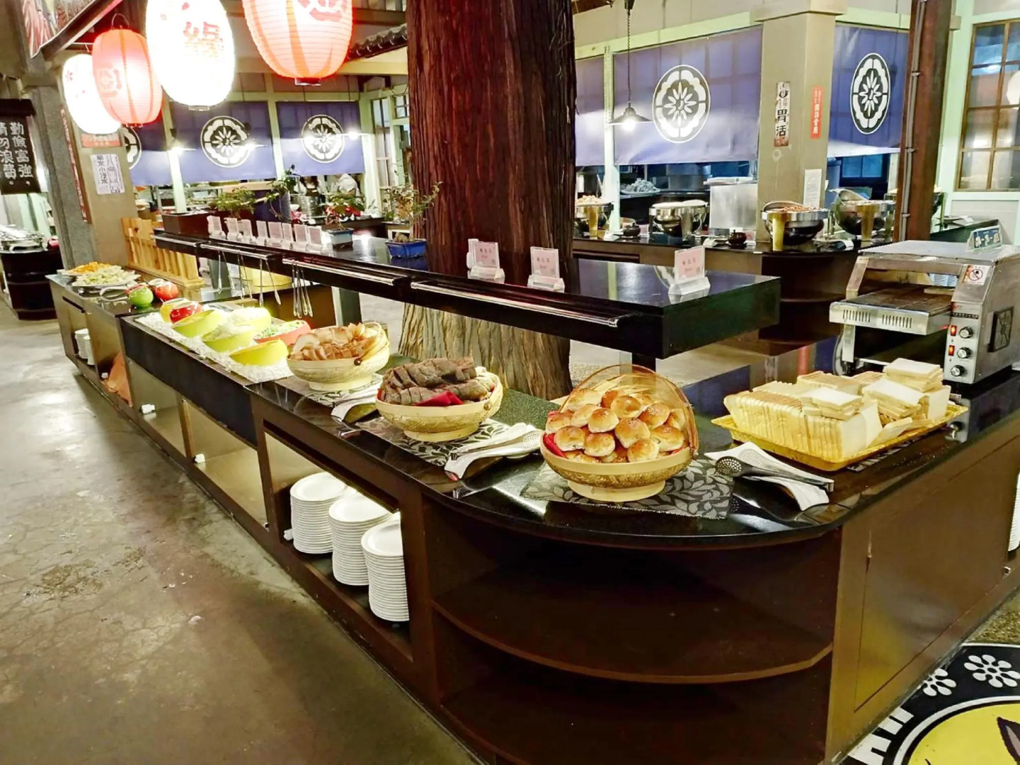 Monster Village Hotel