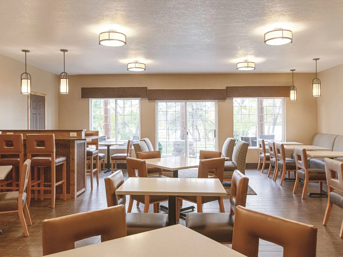 Best Western Plus Riverfront Hotel & Suites