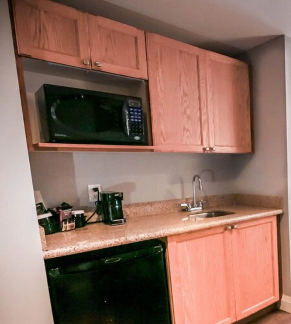 Cambridge Hotel and Conference Centre