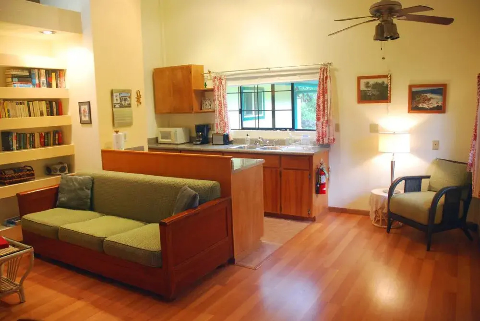 Hale Moana Bed & Breakfast