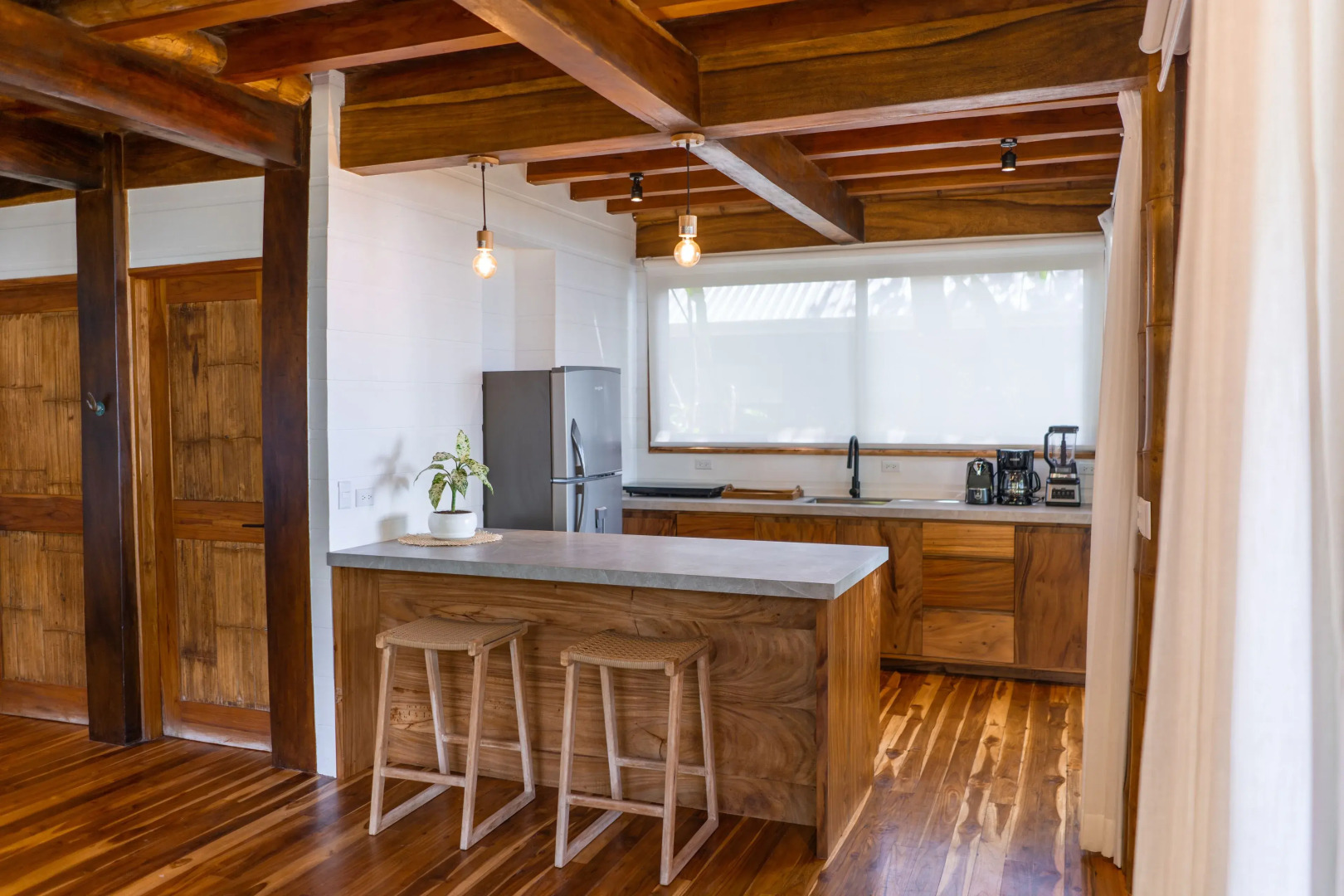 Blue Mist Hotel & Beach Club