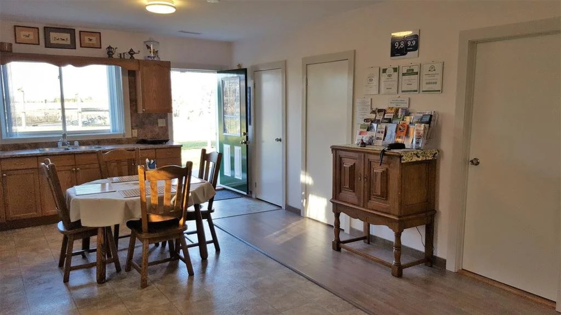 Duck Pond Bed & Breakfast Cottage