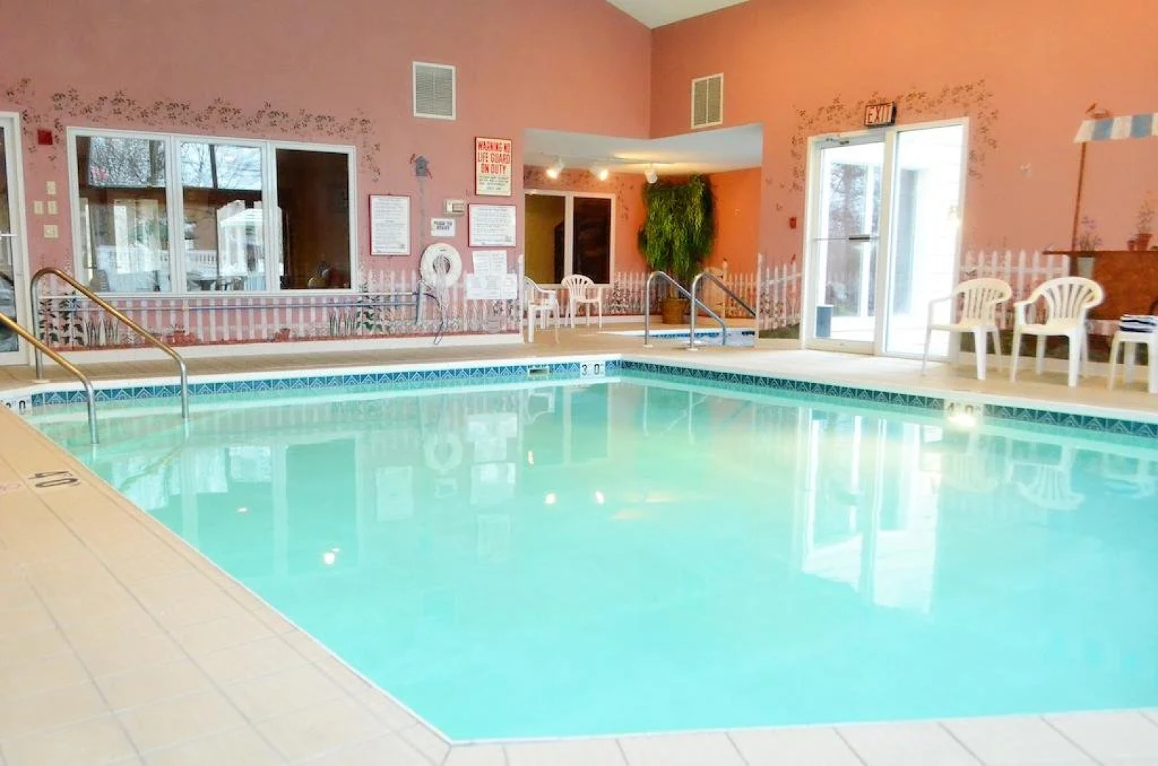 Somerset Inn & Suites