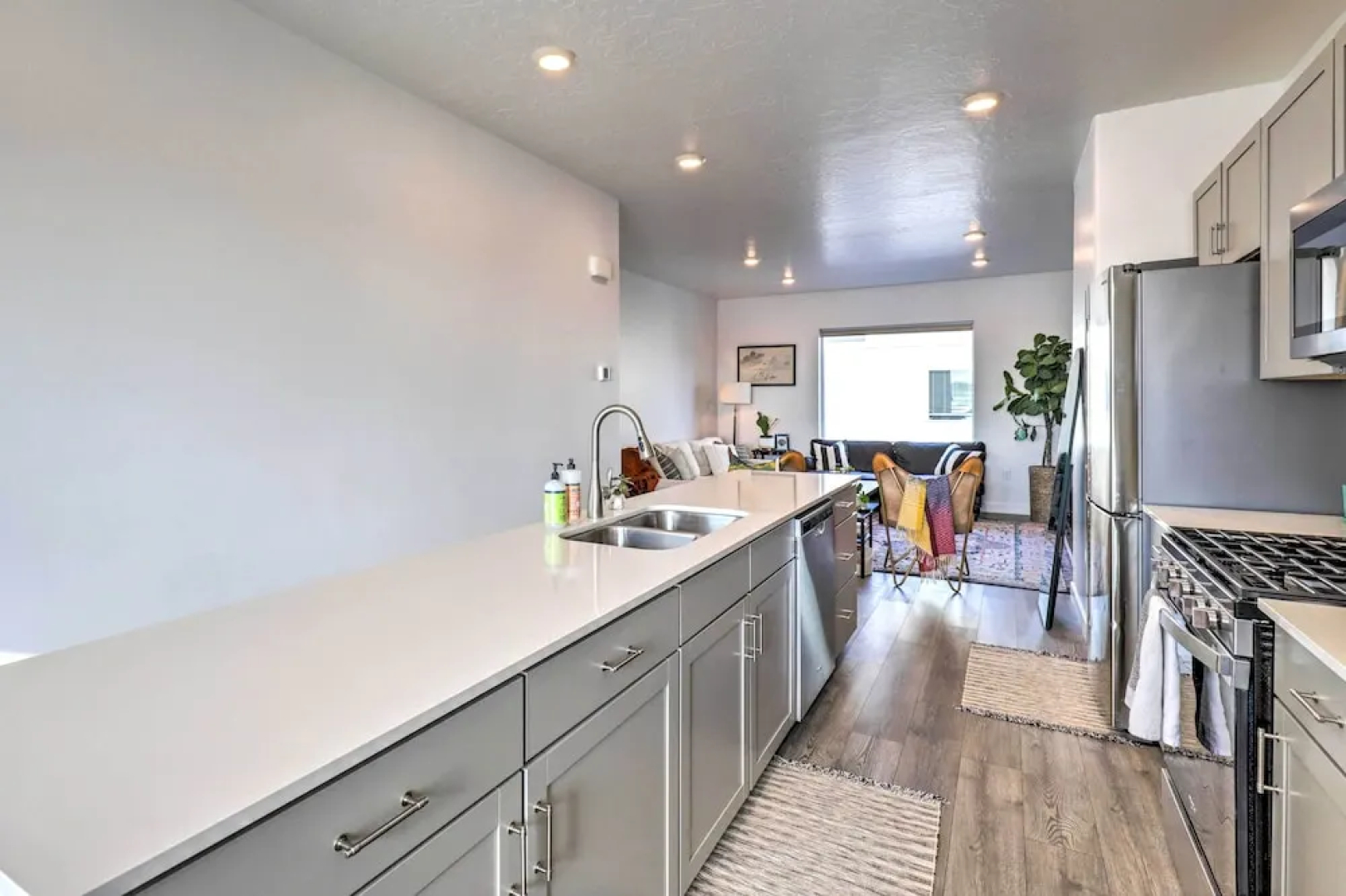 Modern Mountain Townhome - Ski Nearby