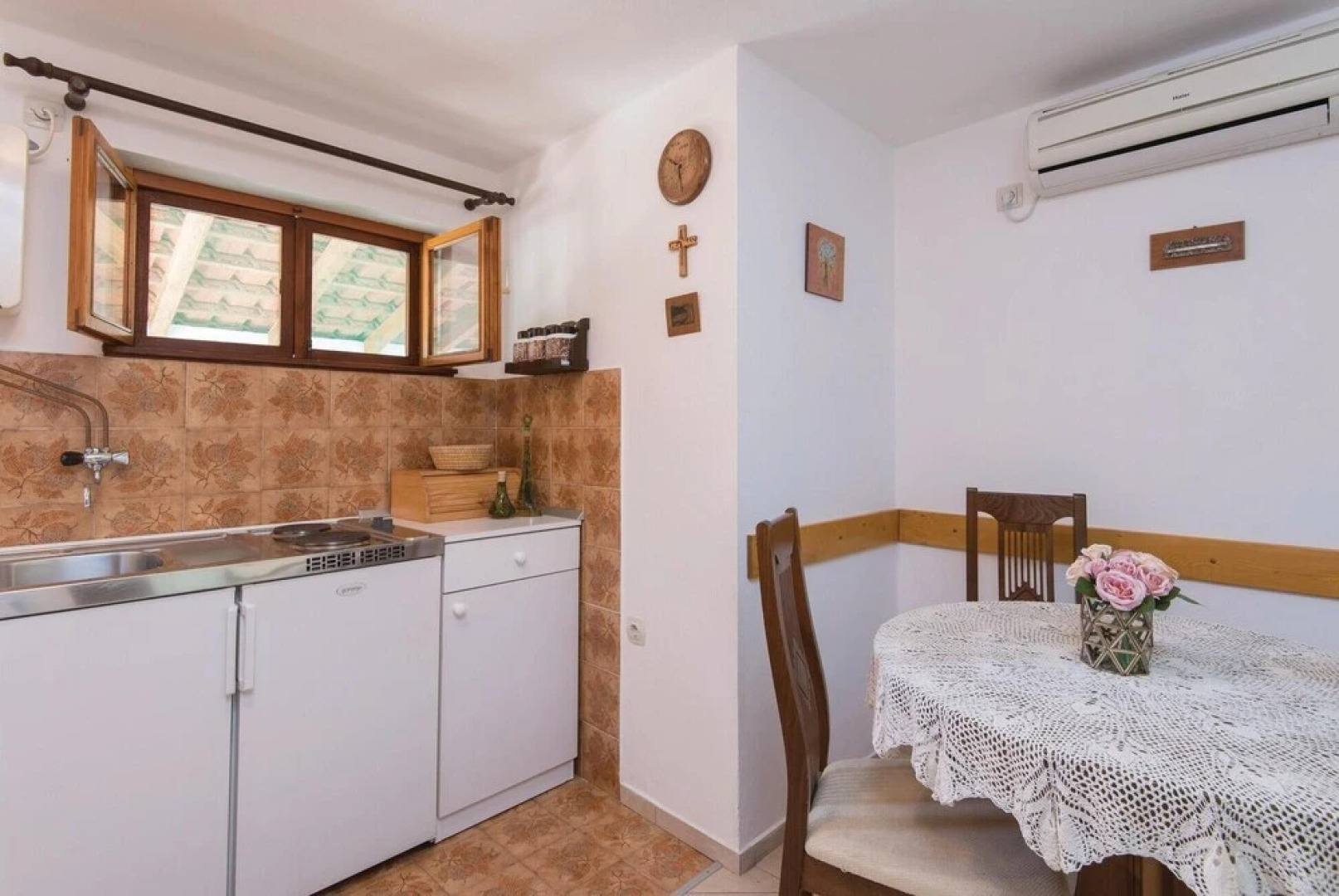 Awesome Home in Nova With Wifi and 4 Bedrooms