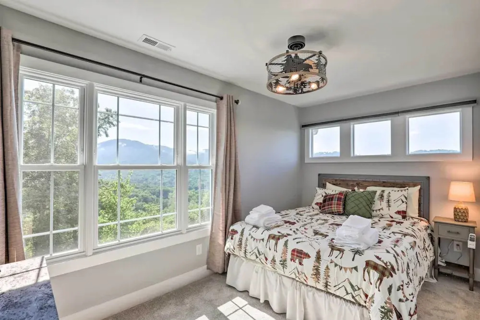 Escape w/ Hot Tub, Mtn Views: 5 Mi to Urban Trail