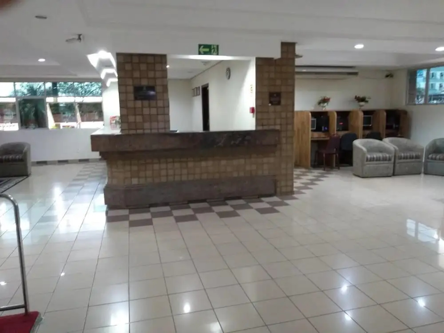 Victoria Plaza Hotel
