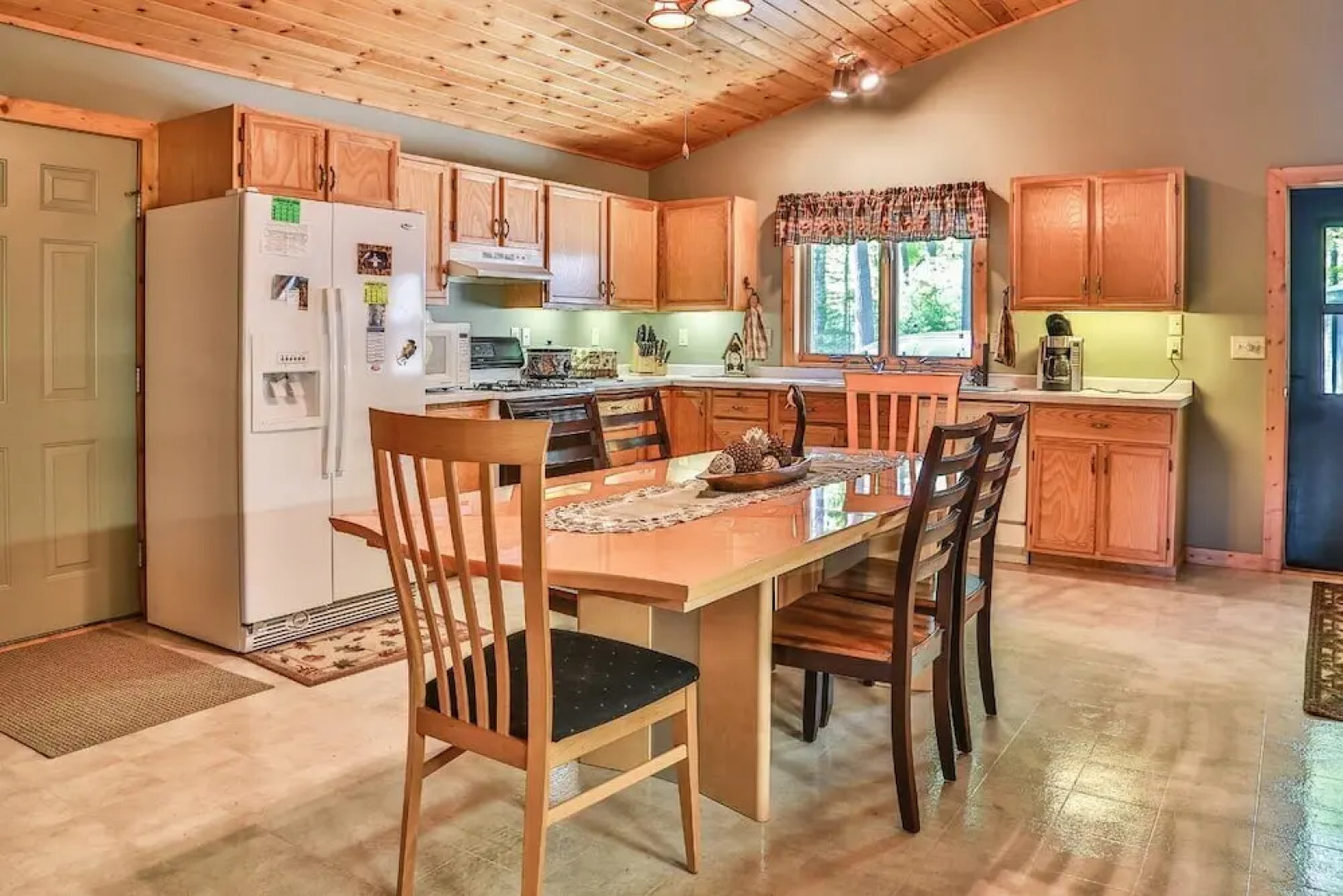 Esox Inlet - 4 Br Home