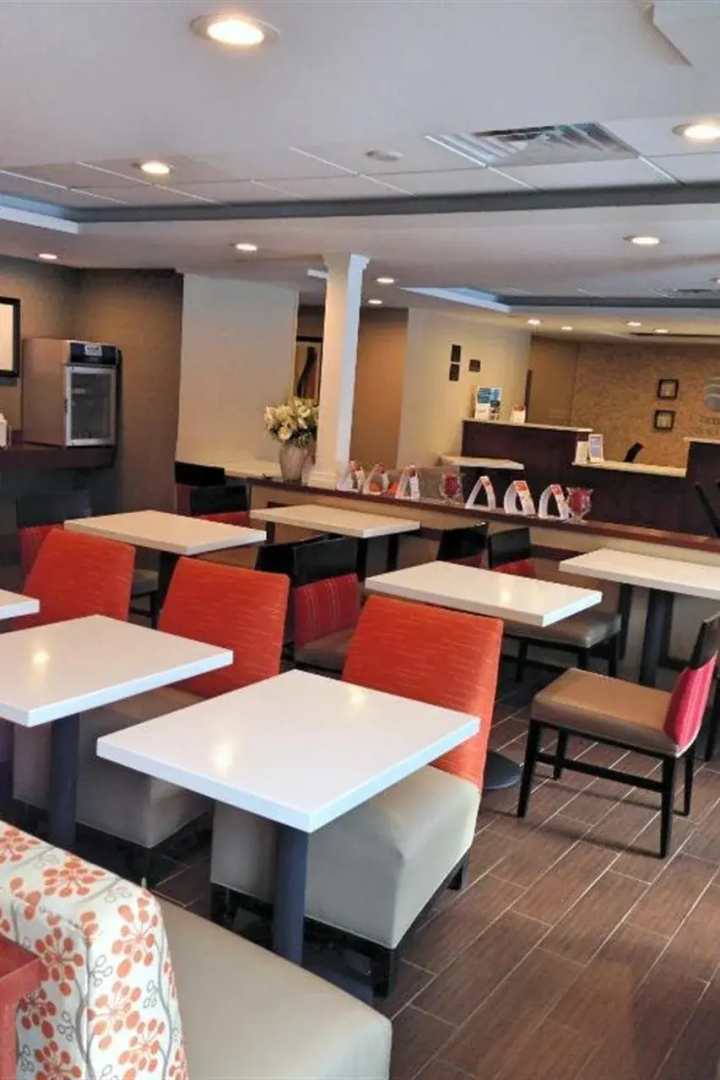Comfort Inn & Suites Brattleboro I-91