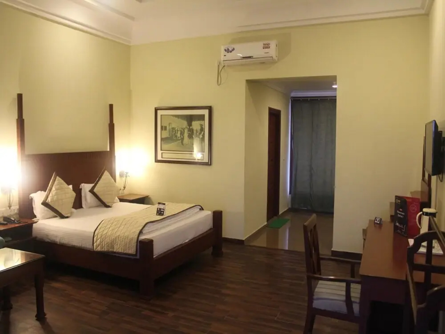 OYO 3010 Chanakya BNR Hotel