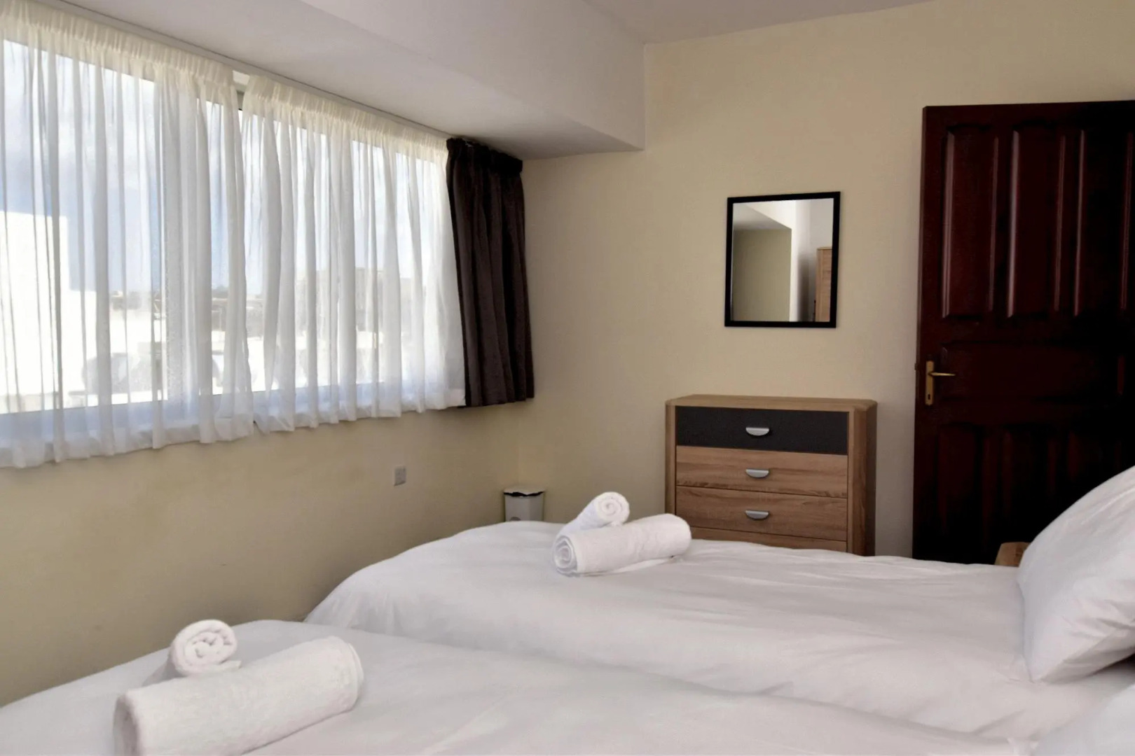 2 Bedroom, Bright & Central Top Floor Apartment - 5