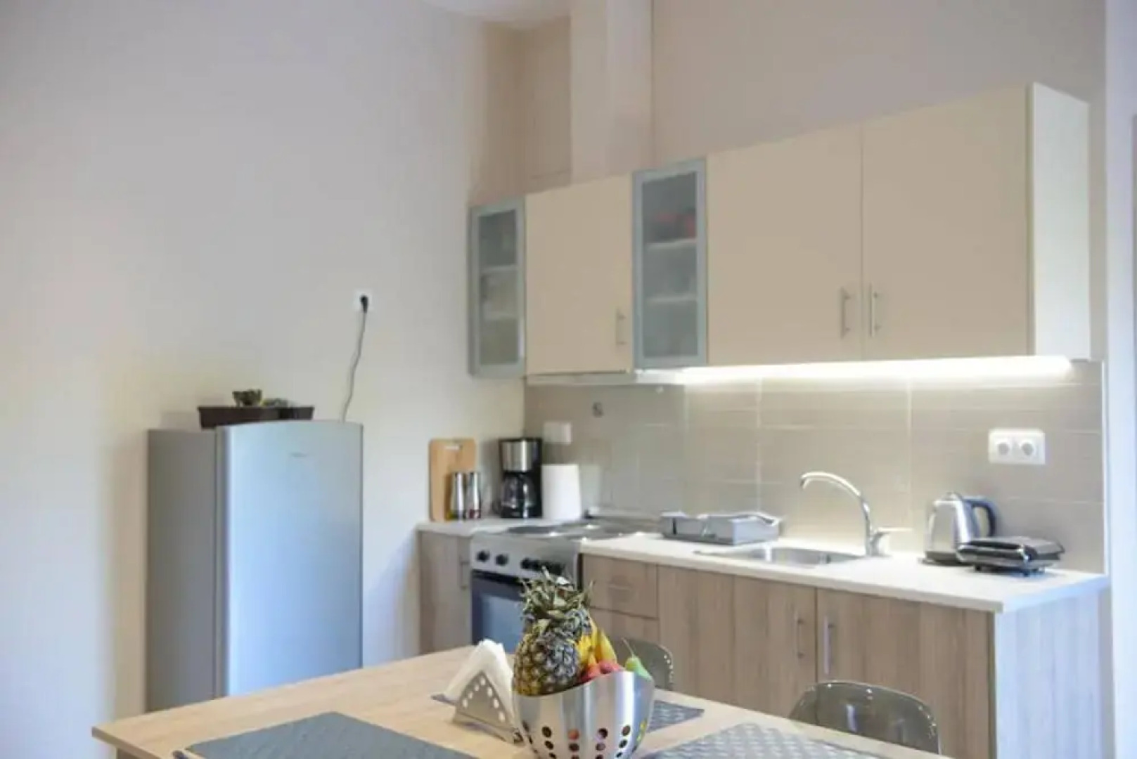 Alimos Modern Retreat Near the Beach