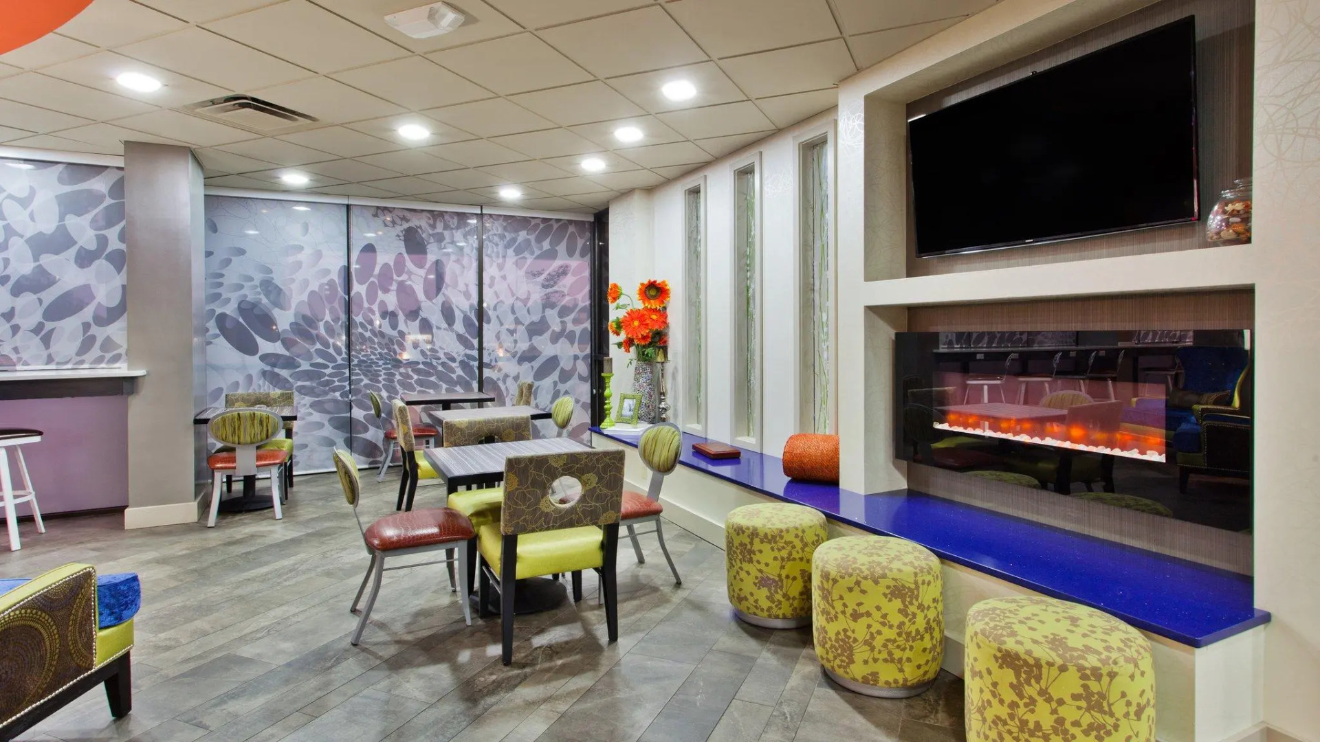 Holiday Inn Express Atlanta Galleria - Ballpark Area by IHG