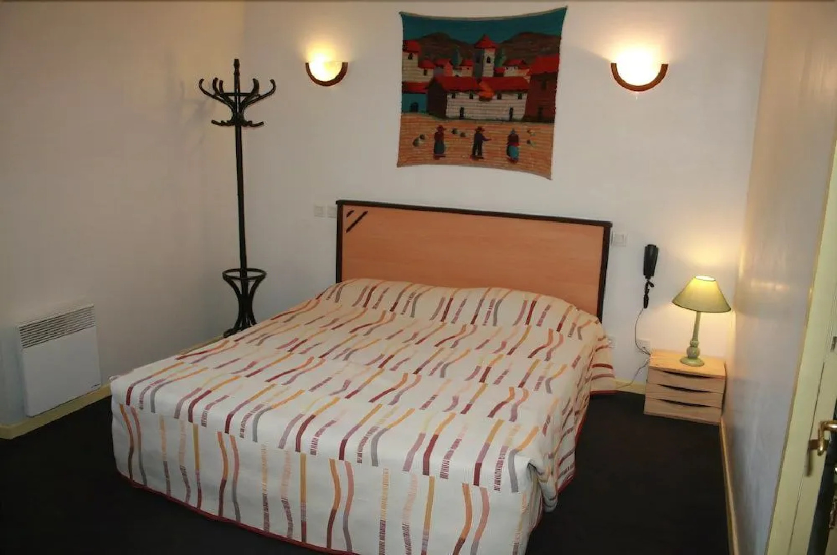 Lhostellerie Des Lacs