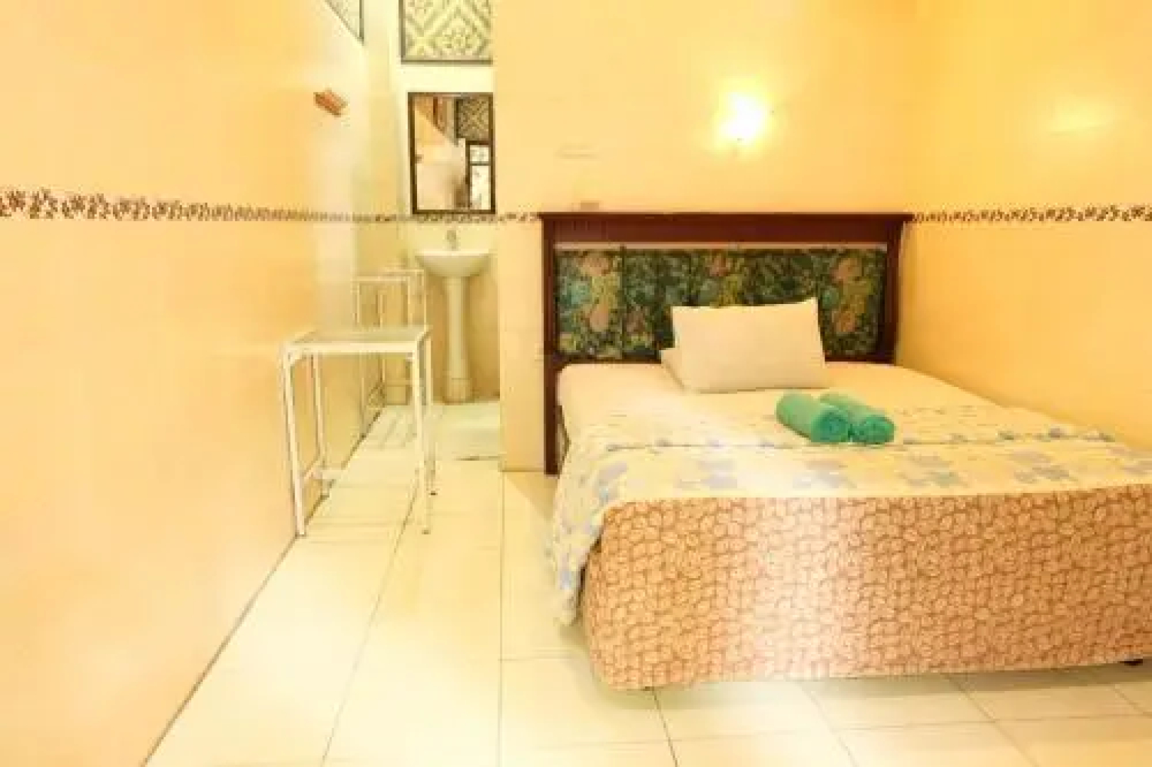 Kerti Beach Bungalow and Restaurant