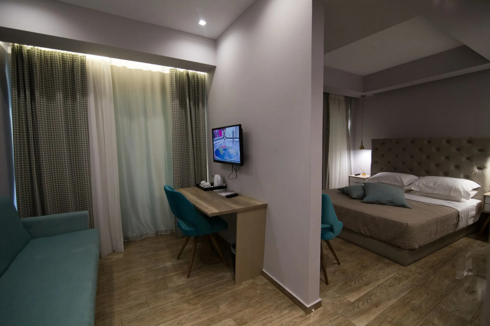 Aianteion Bay Luxury Hotel & Suites